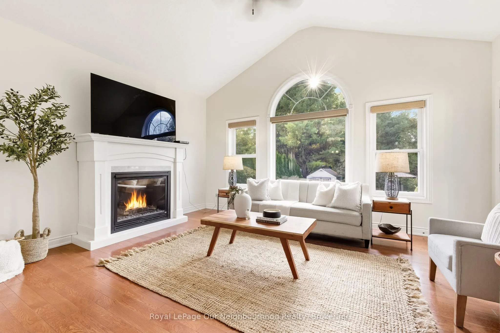 465 Foote Crescent