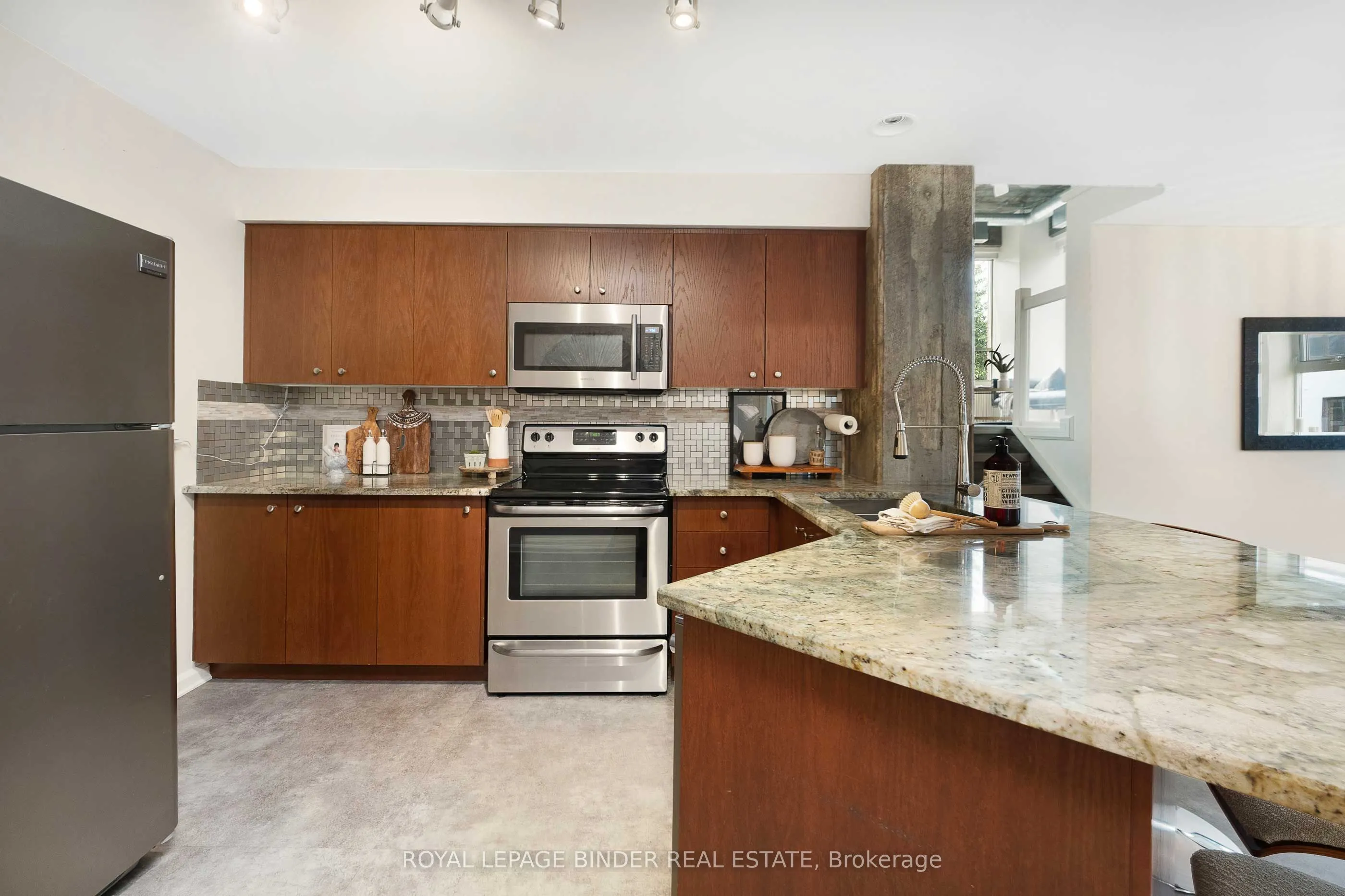 2175 Wyandotte Street E, #102