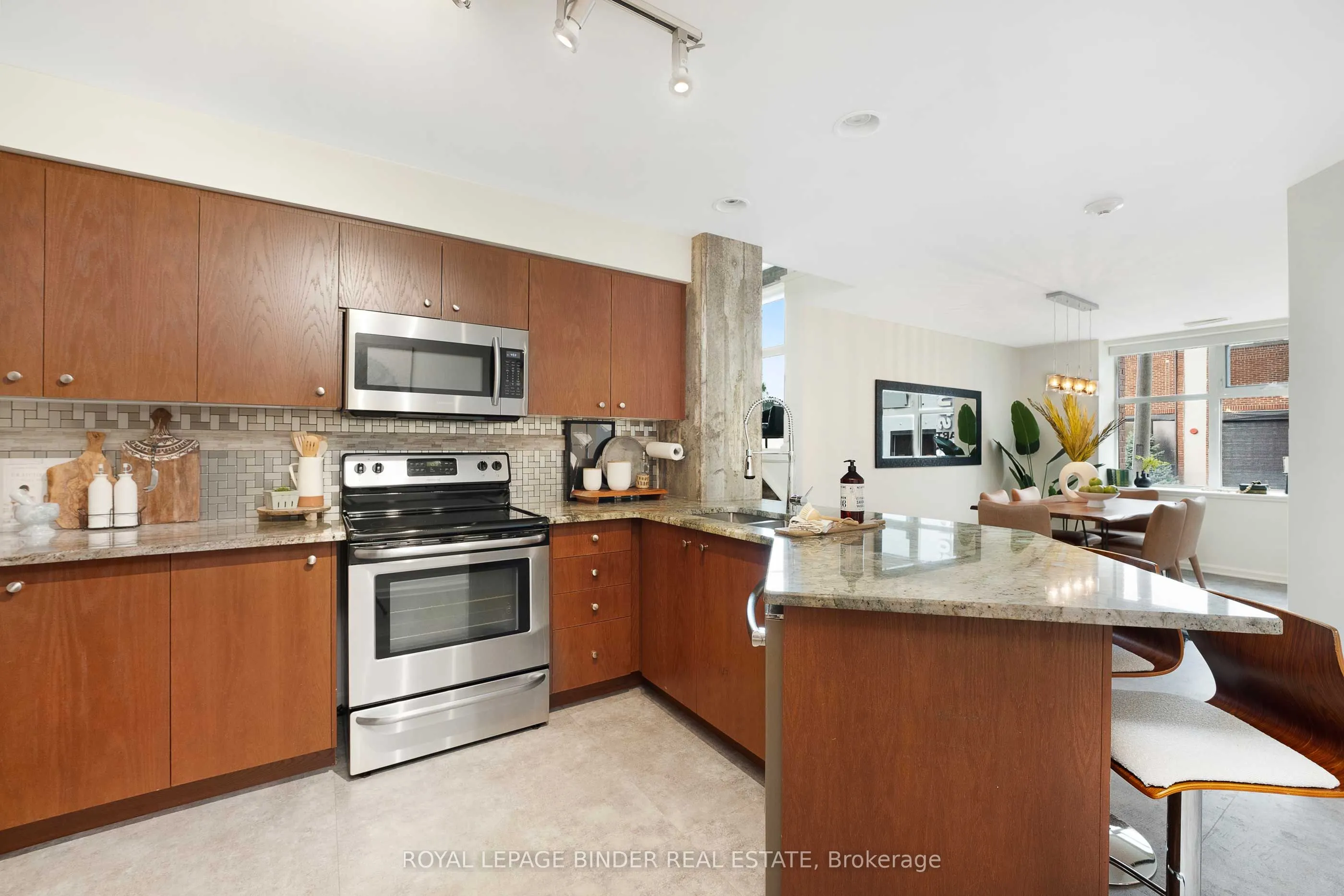 2175 Wyandotte Street E, #102