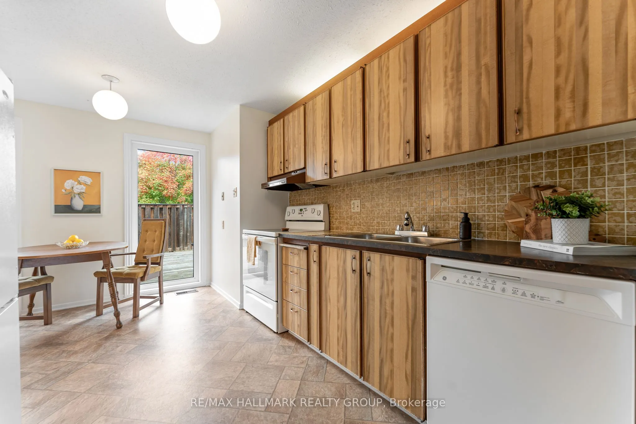 1075 Avignon Court