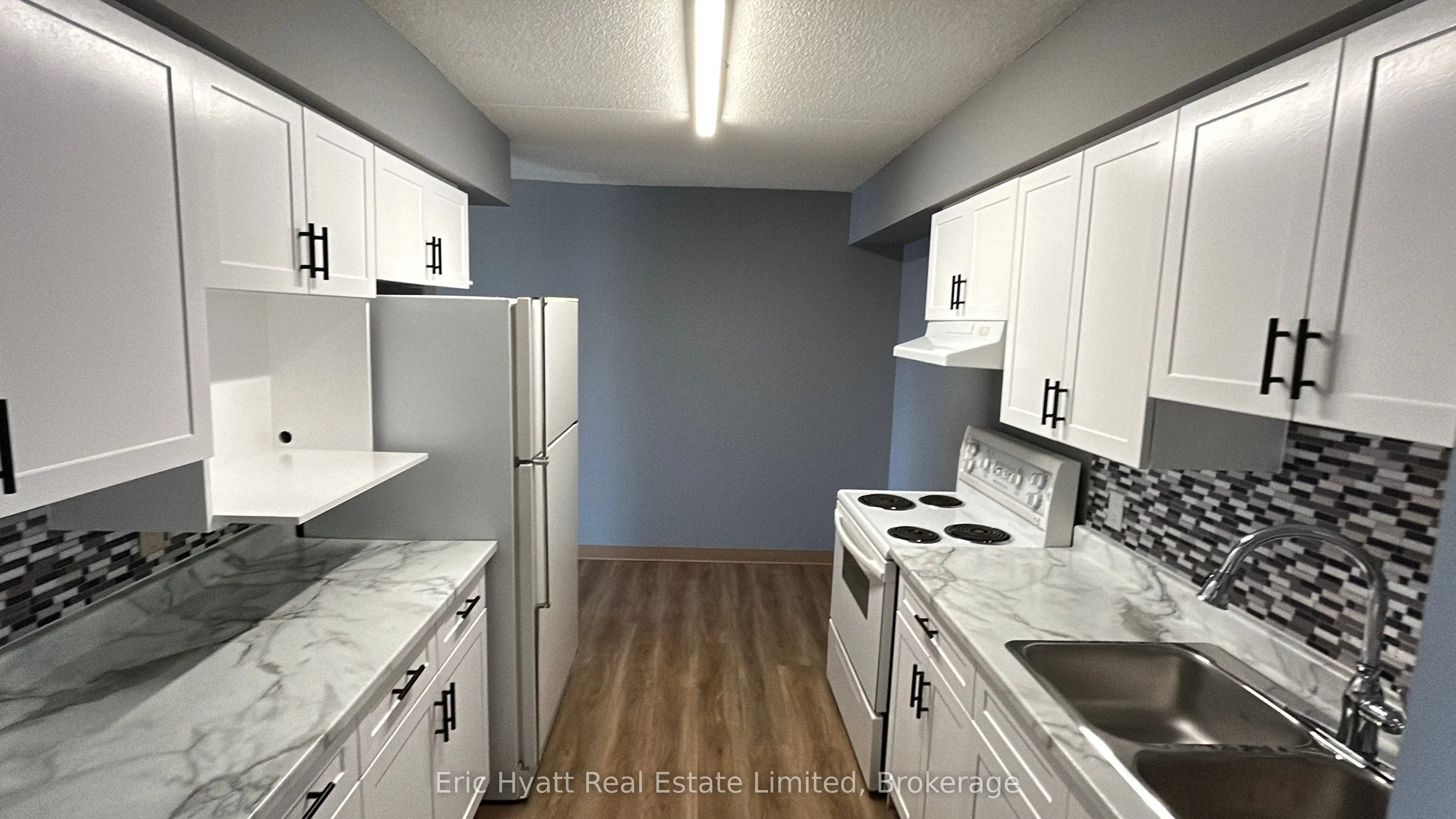 955 Stockdale Road, #205