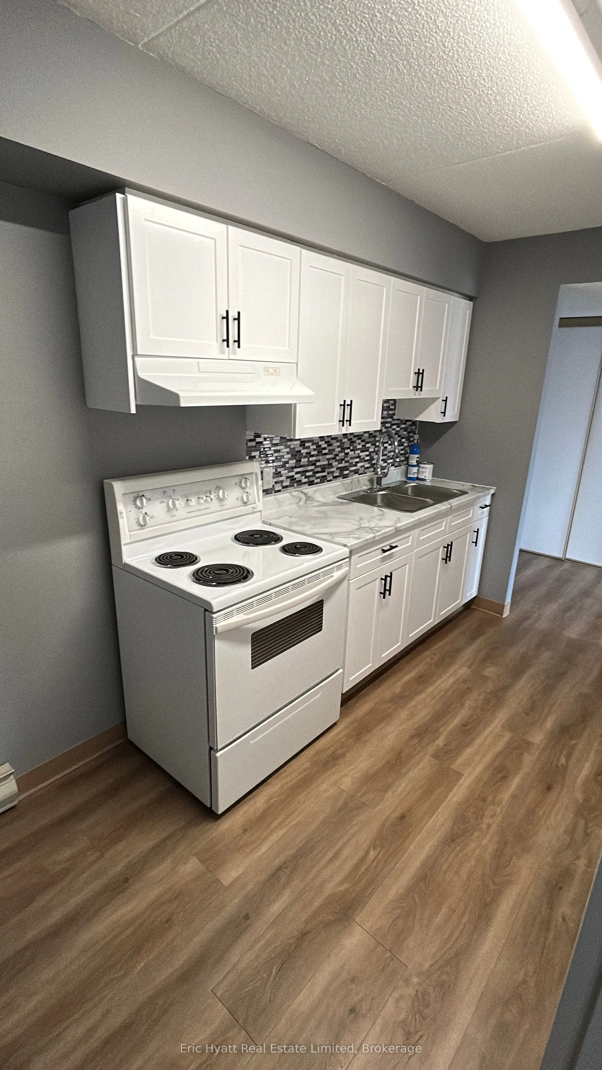 955 Stockdale Road, #205
