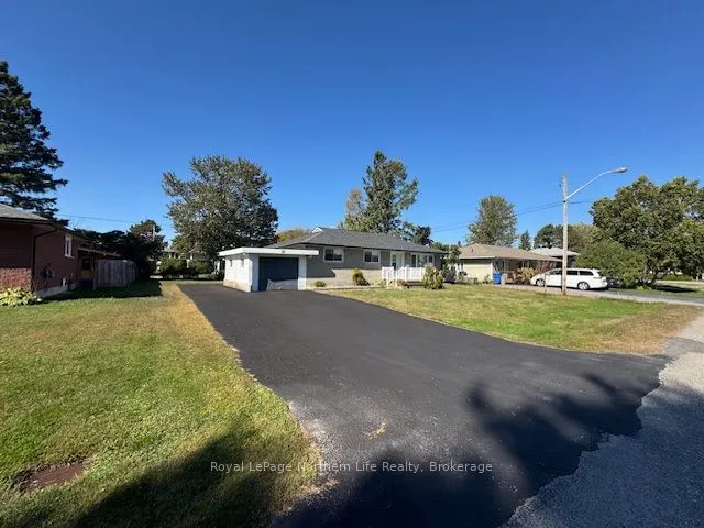 41 Desgroseilliers Street