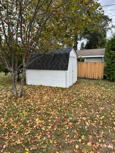 41 Desgroseilliers Street