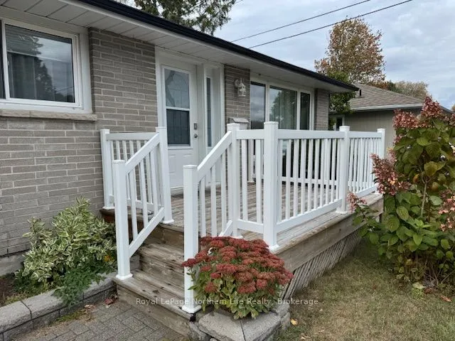 41 Desgroseilliers Street