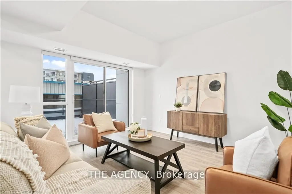 2 Dundas Street W, #402