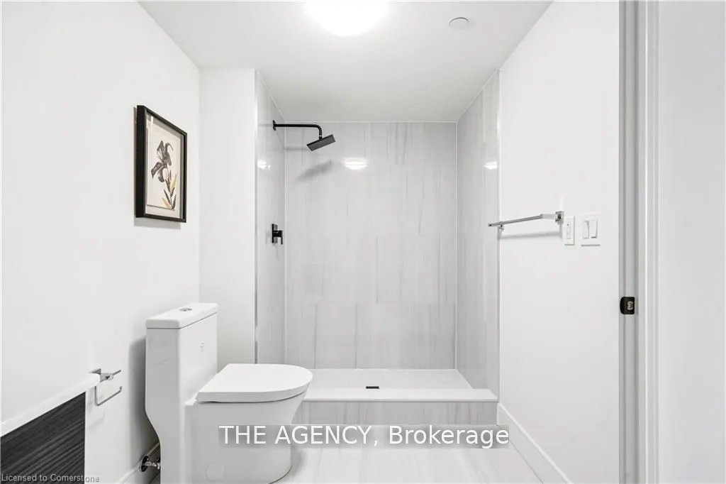 2 Dundas Street W, #402