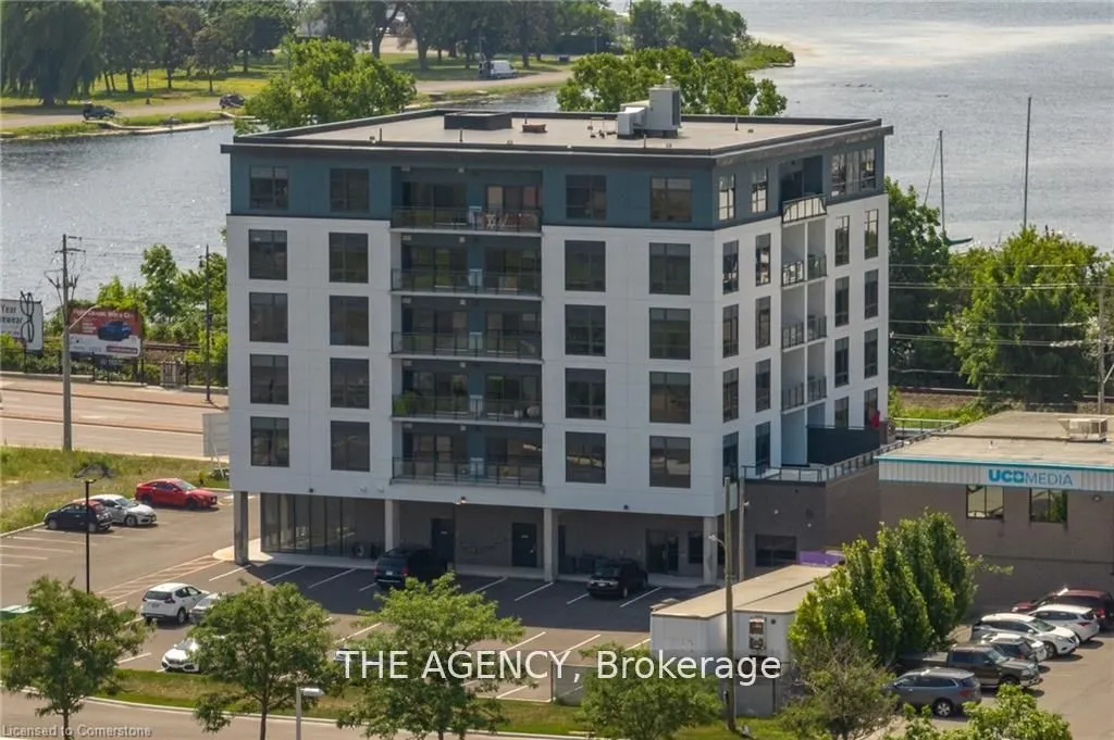 2 Dundas Street W, #402