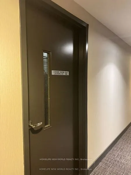 85 Duke Street W, #201