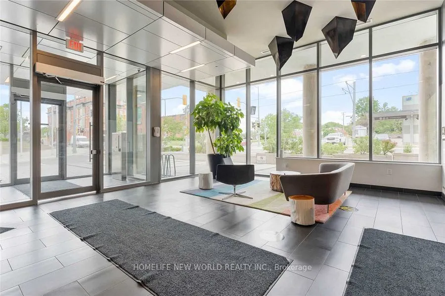 85 Duke Street W, #201