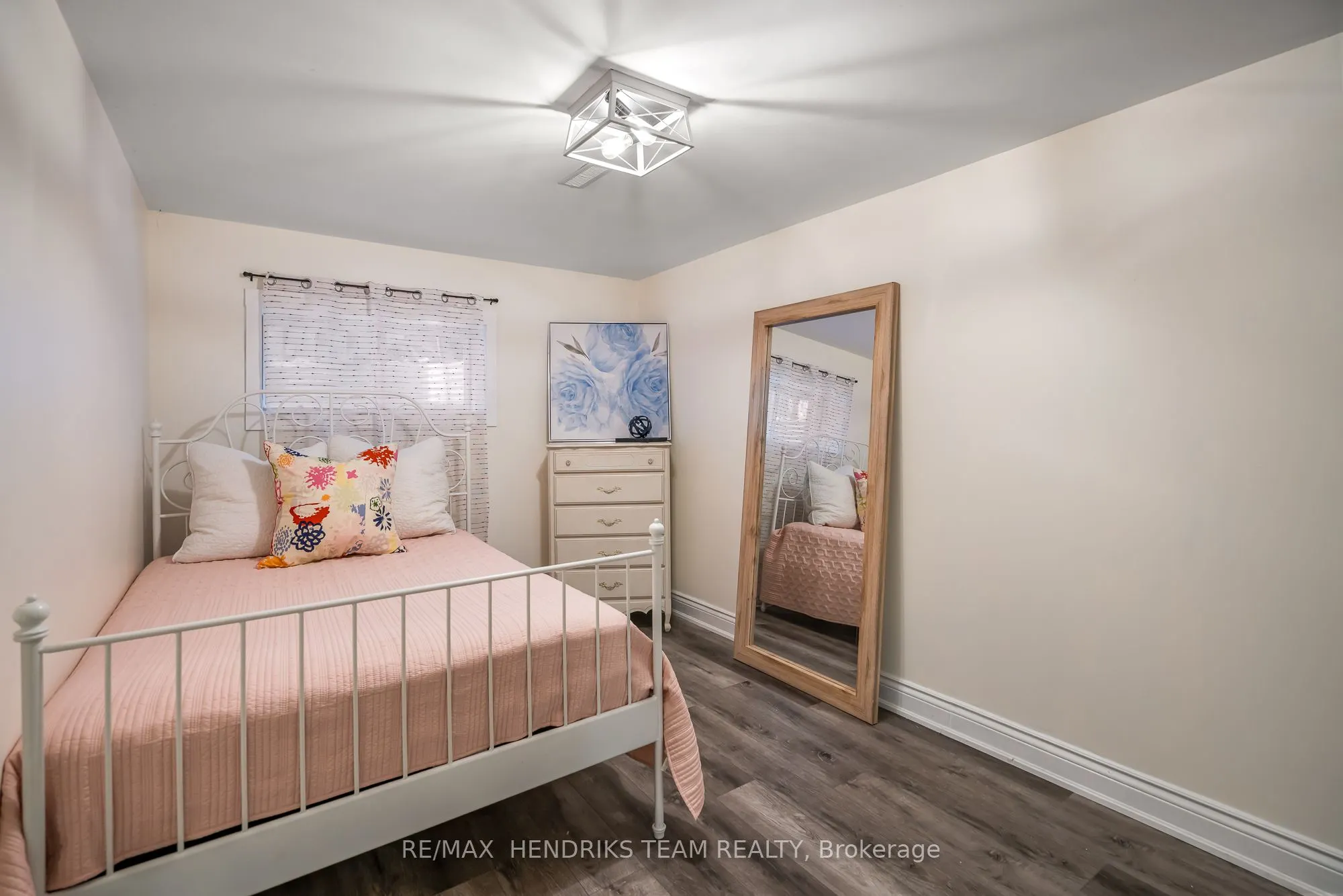2905 Butler's Walk