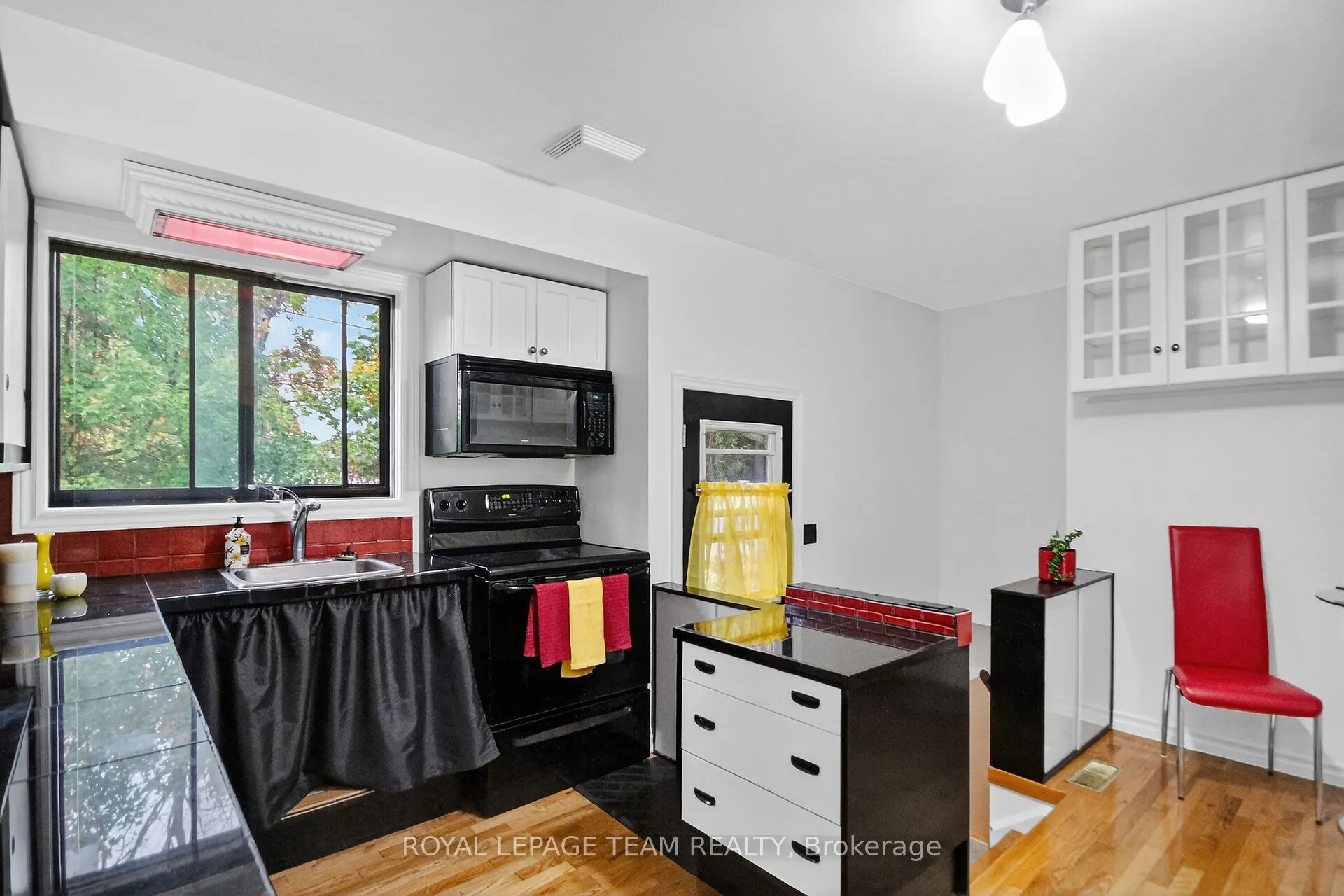46 Quinpool Crescent