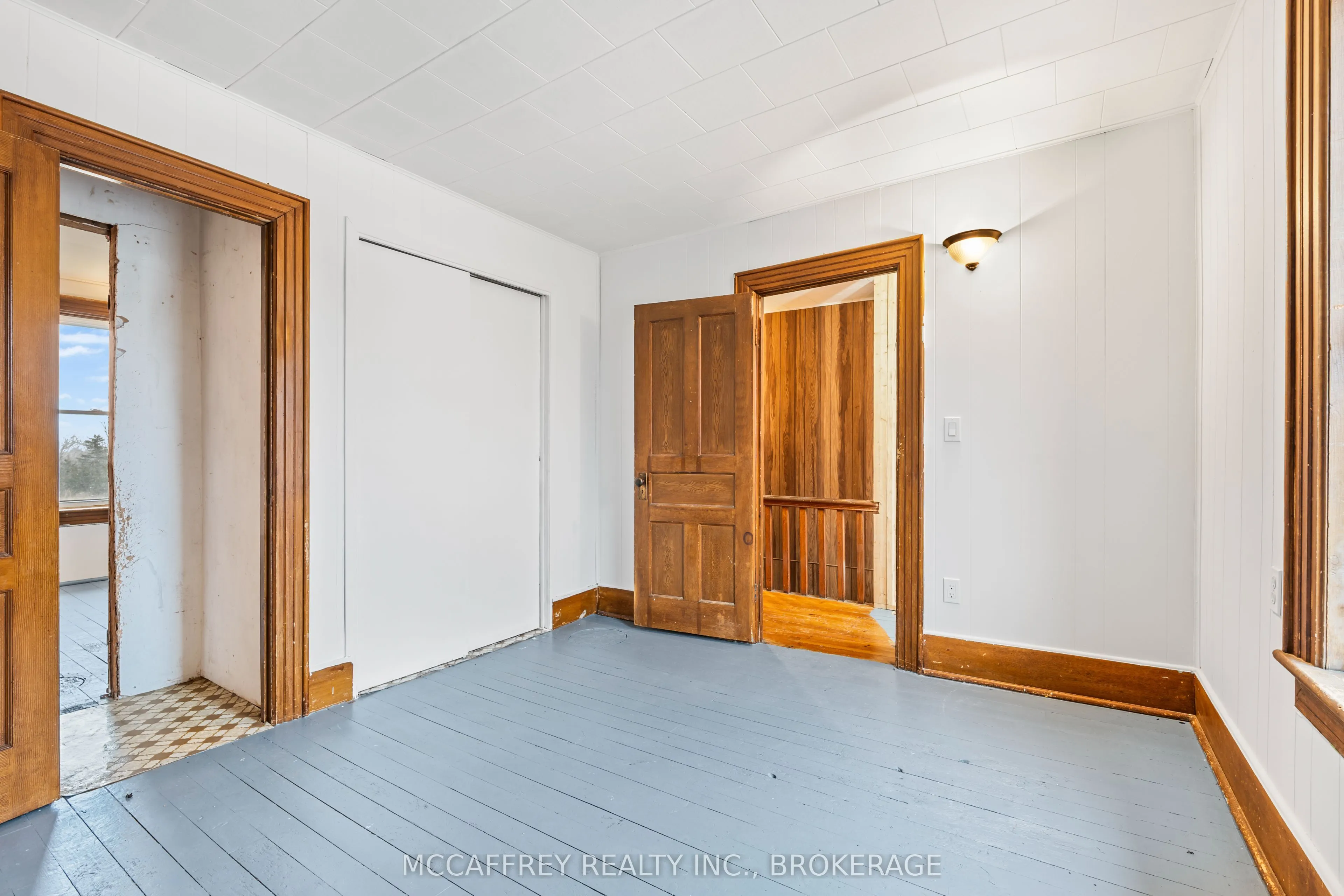 338 Burridge Road E
