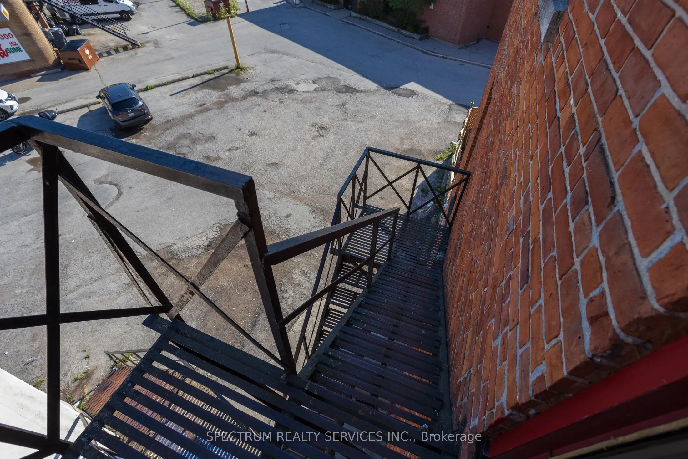 1005 2nd Avenue E