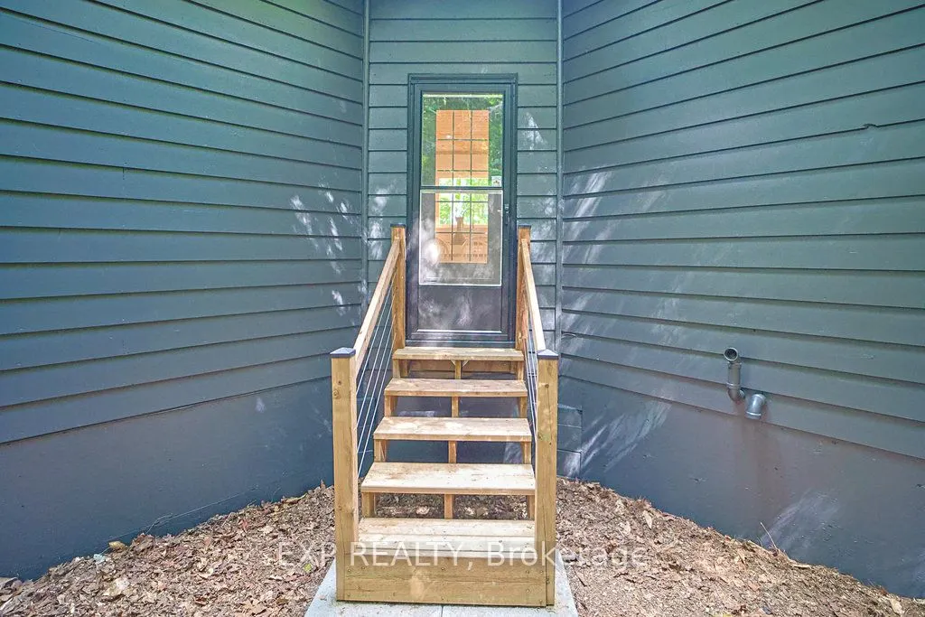 565 West Diamond Lake Road