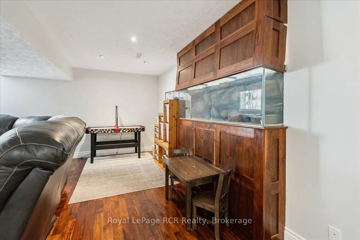 1807 8th Avenue W