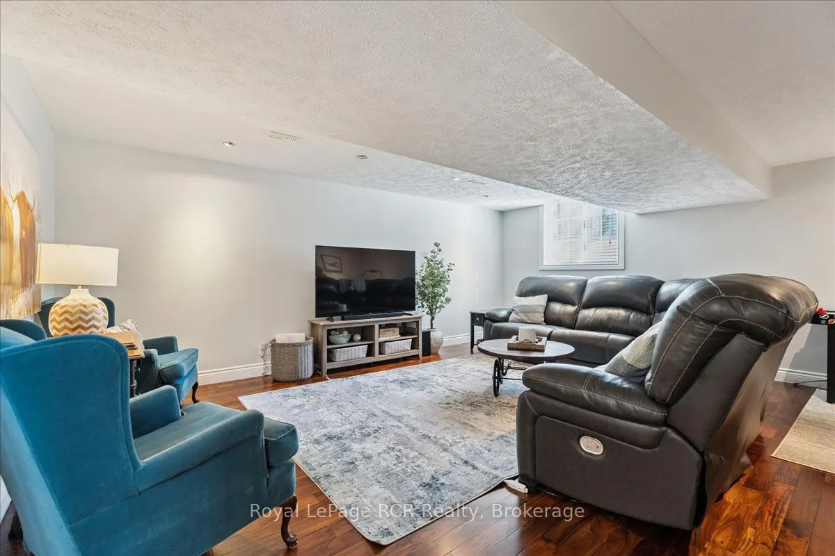 1807 8th Avenue W