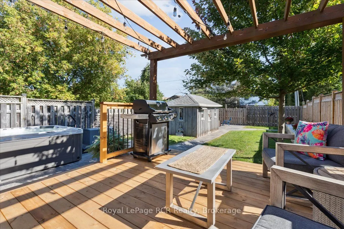 1807 8th Avenue W