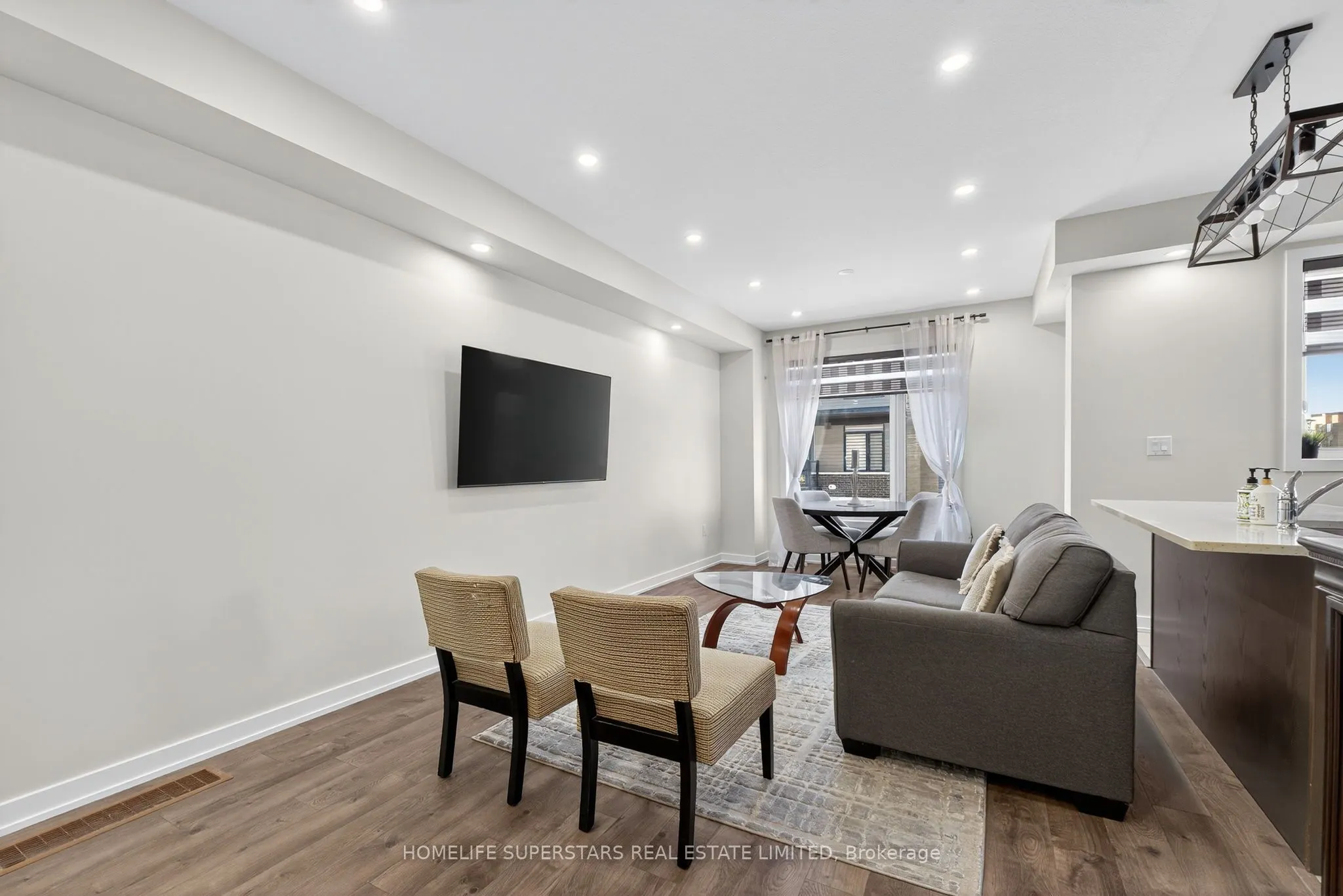 590 NORTH SERVICE Road, #130