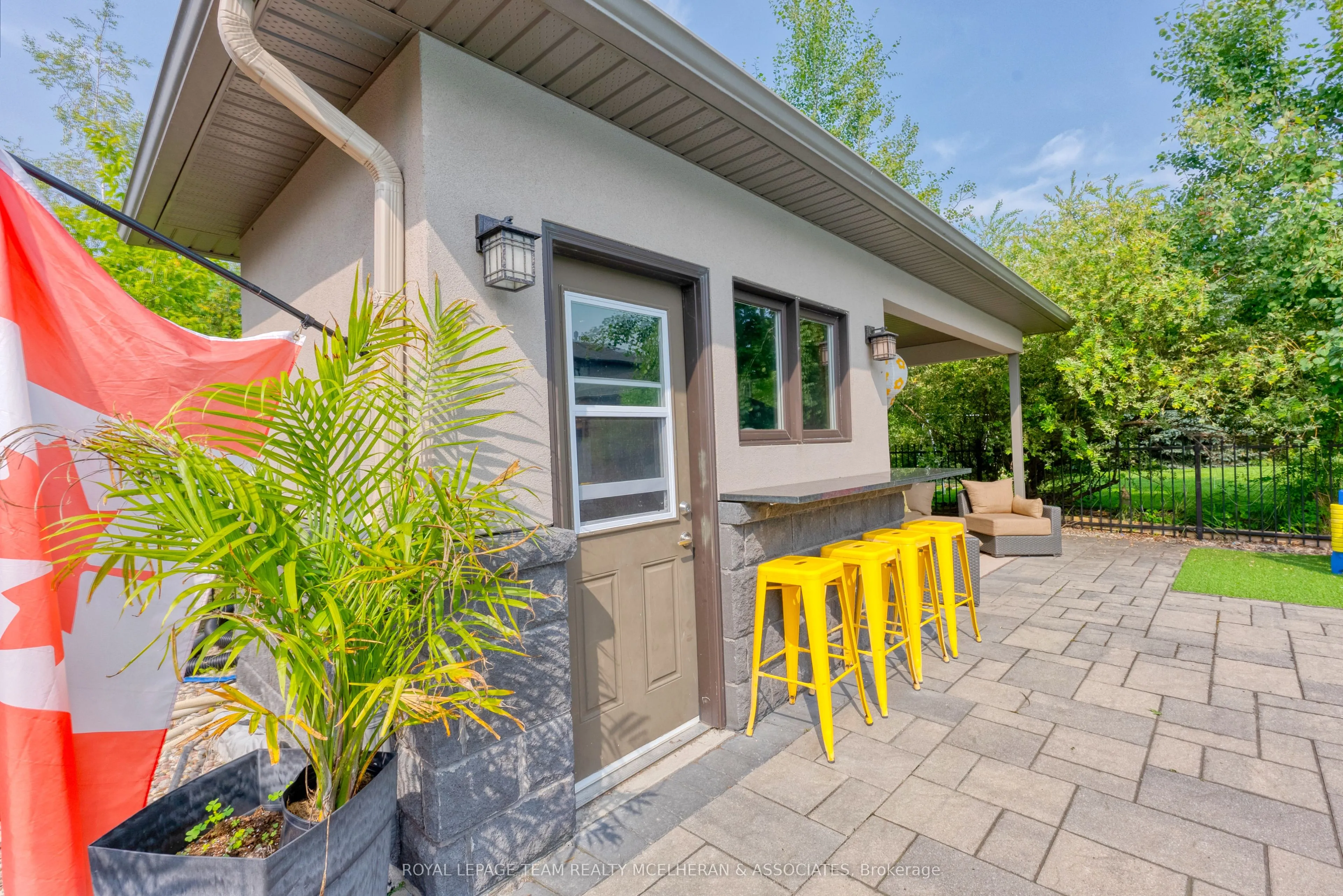 463 Lockmaster Crescent