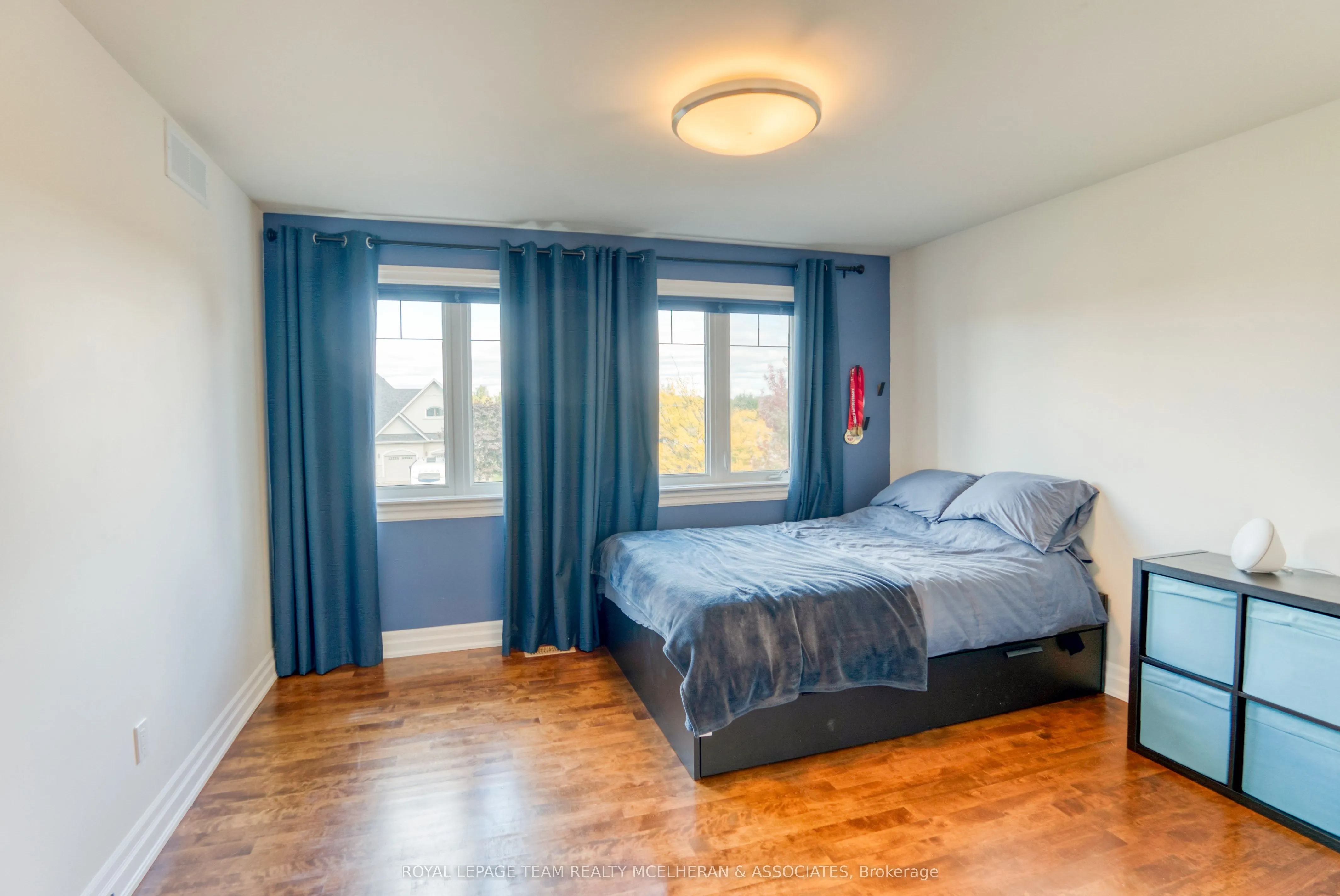 463 Lockmaster Crescent
