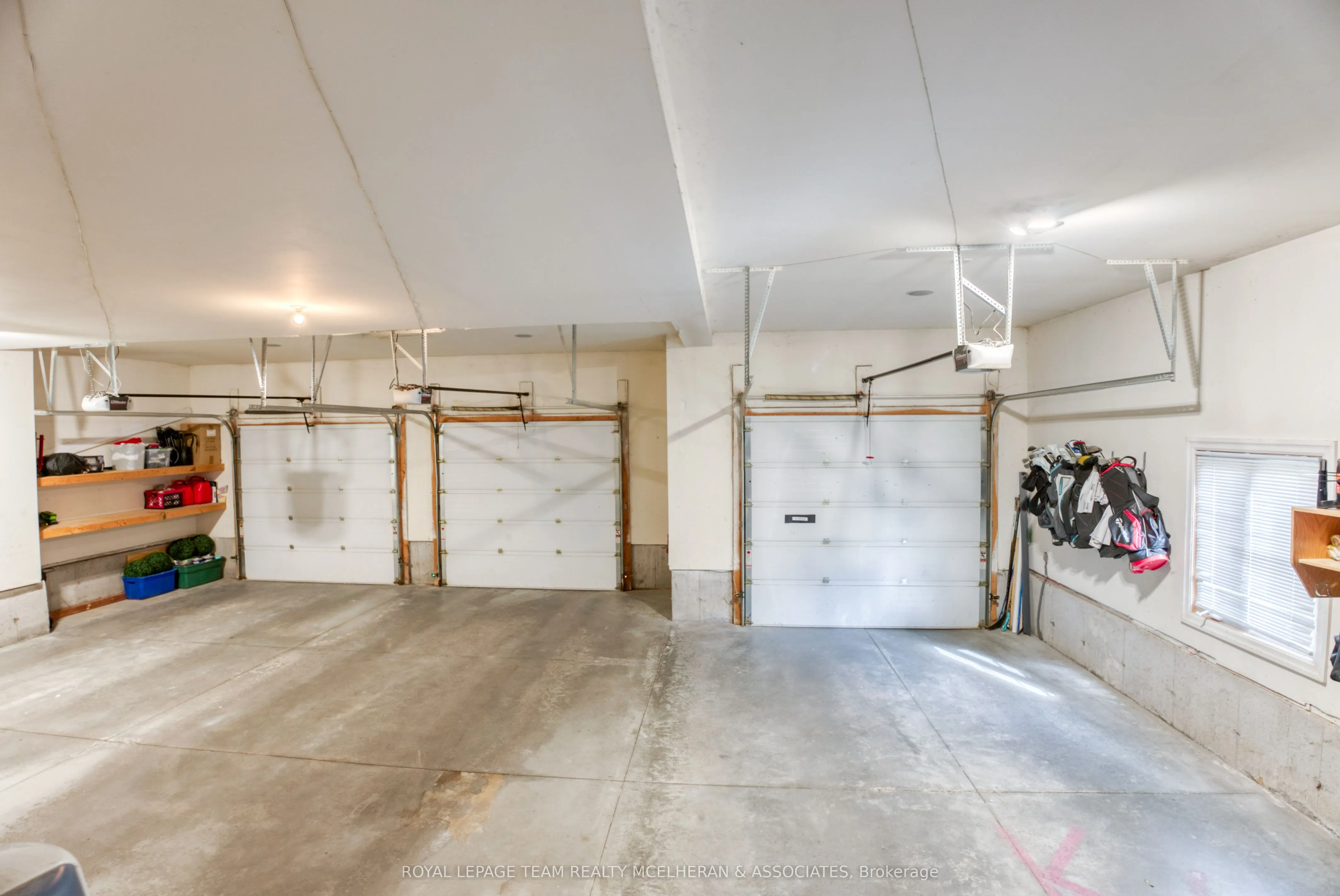 463 Lockmaster Crescent