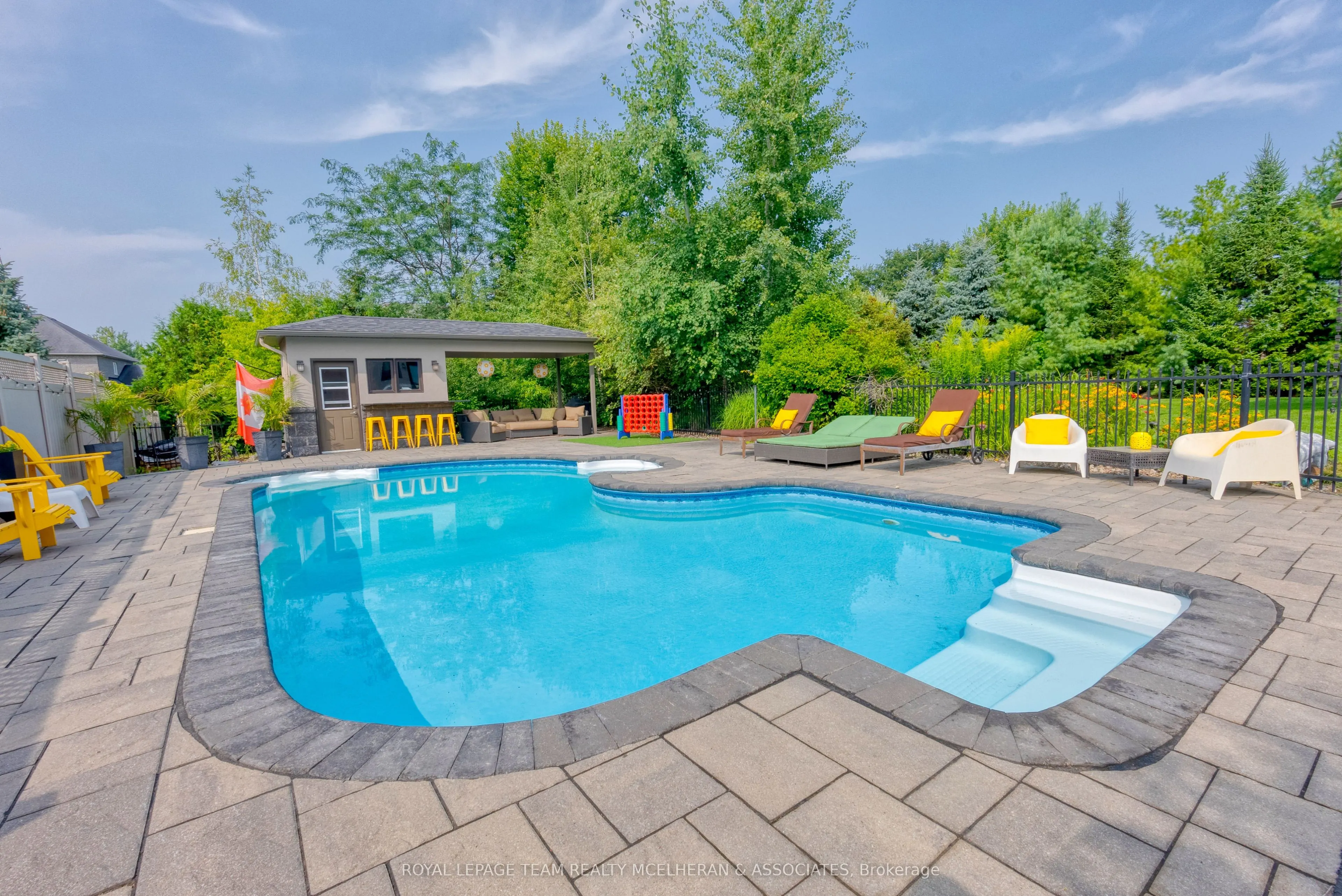 463 Lockmaster Crescent