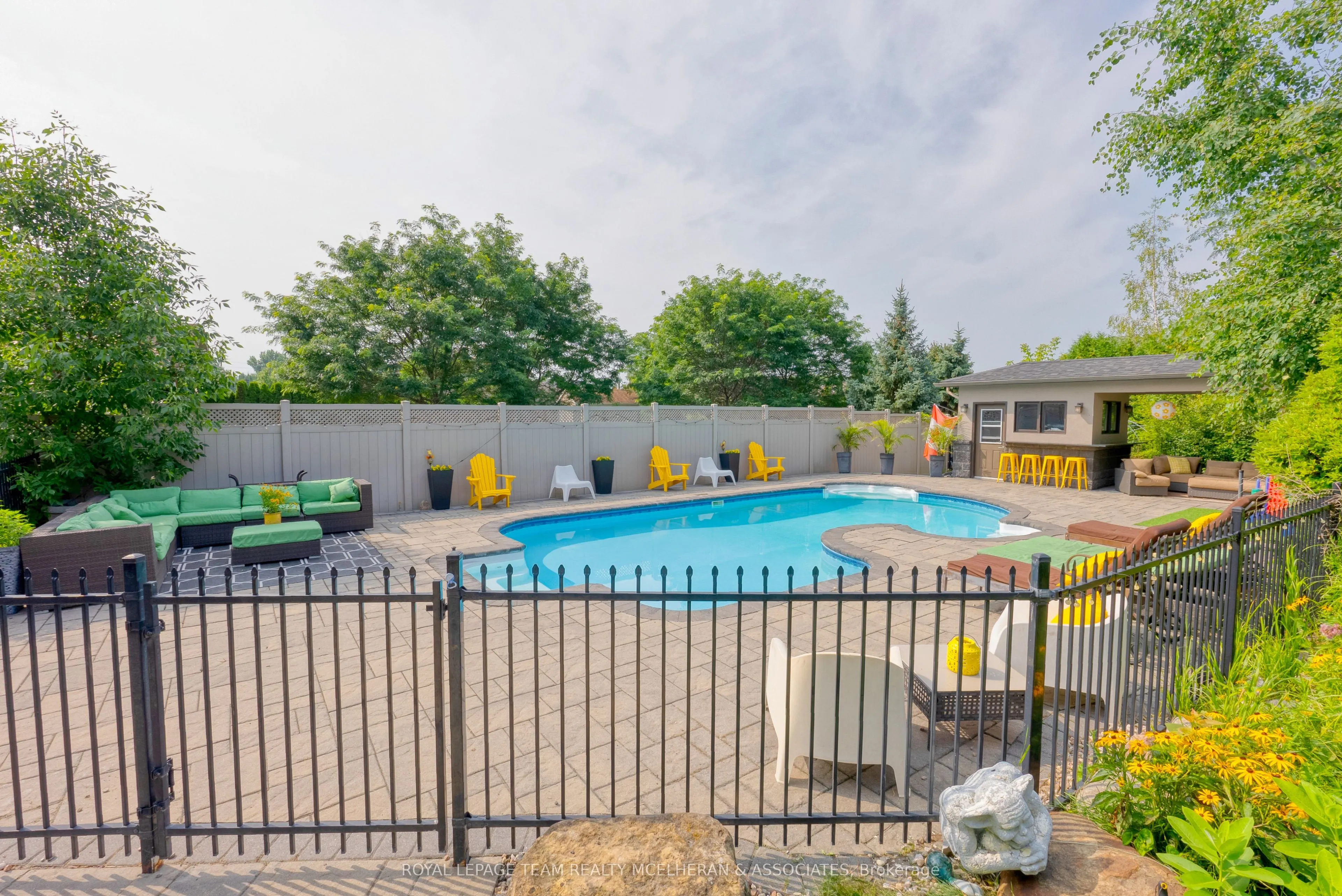 463 Lockmaster Crescent