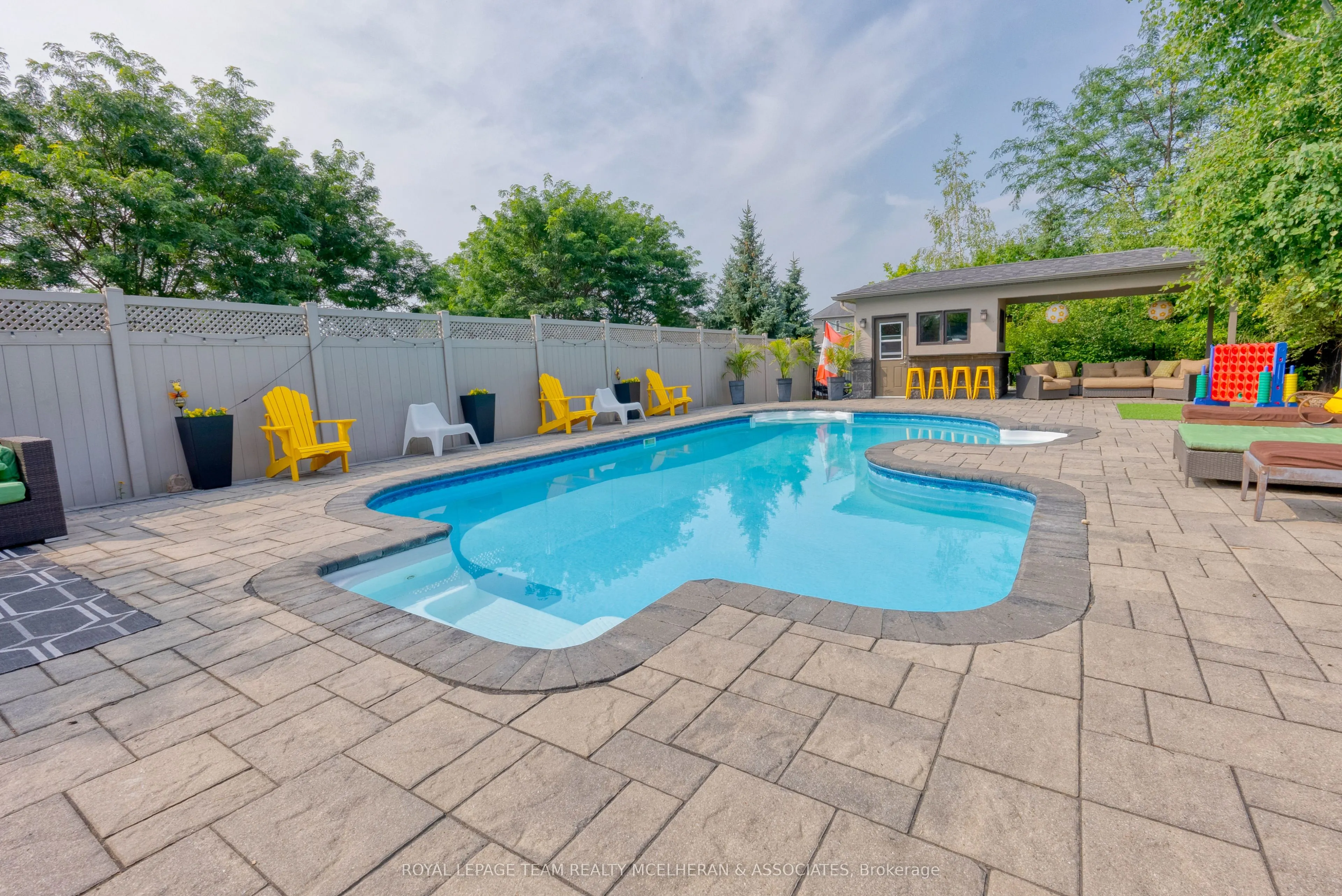 463 Lockmaster Crescent