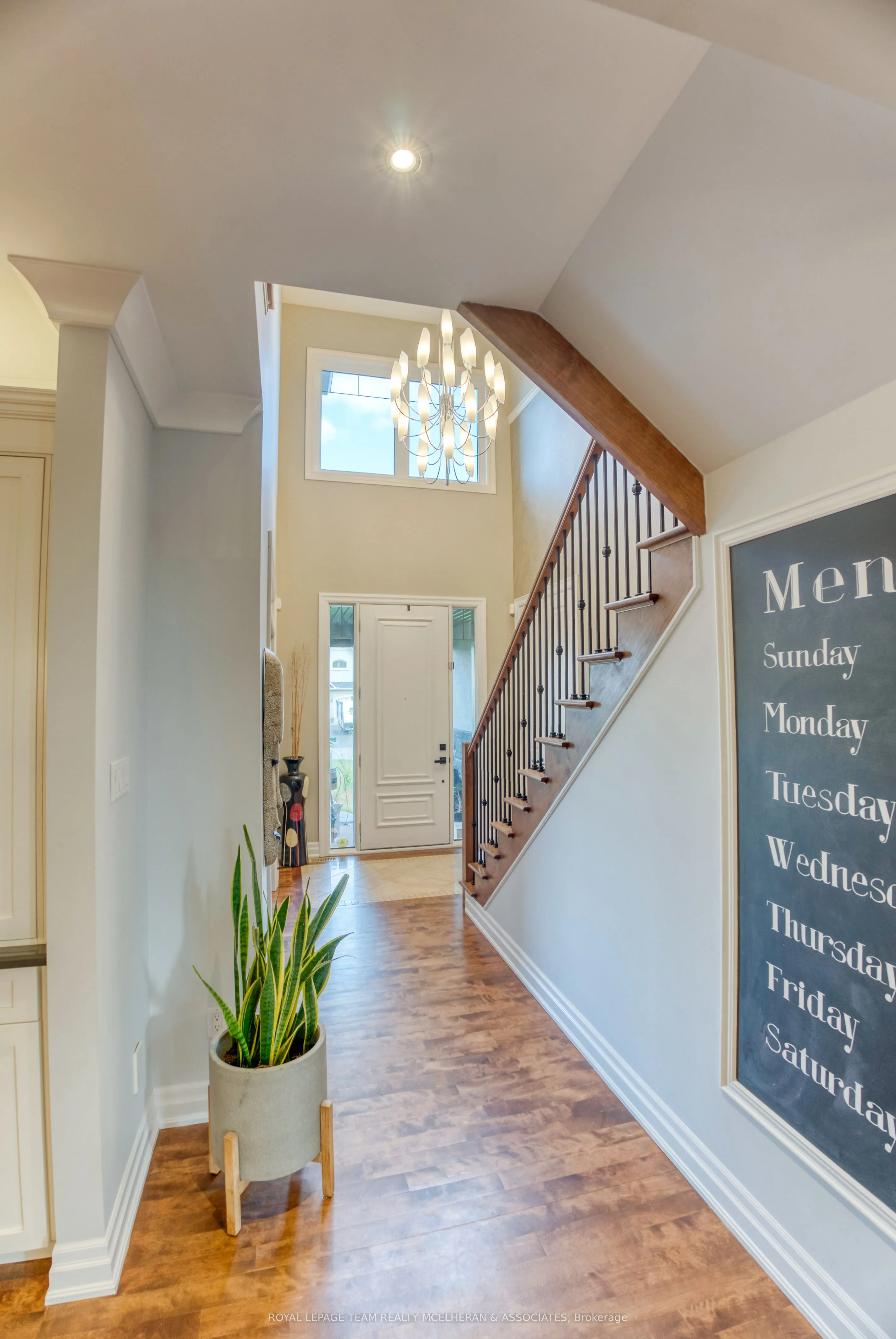463 Lockmaster Crescent