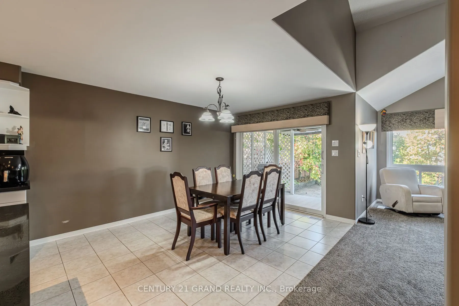 72 Hunter Way