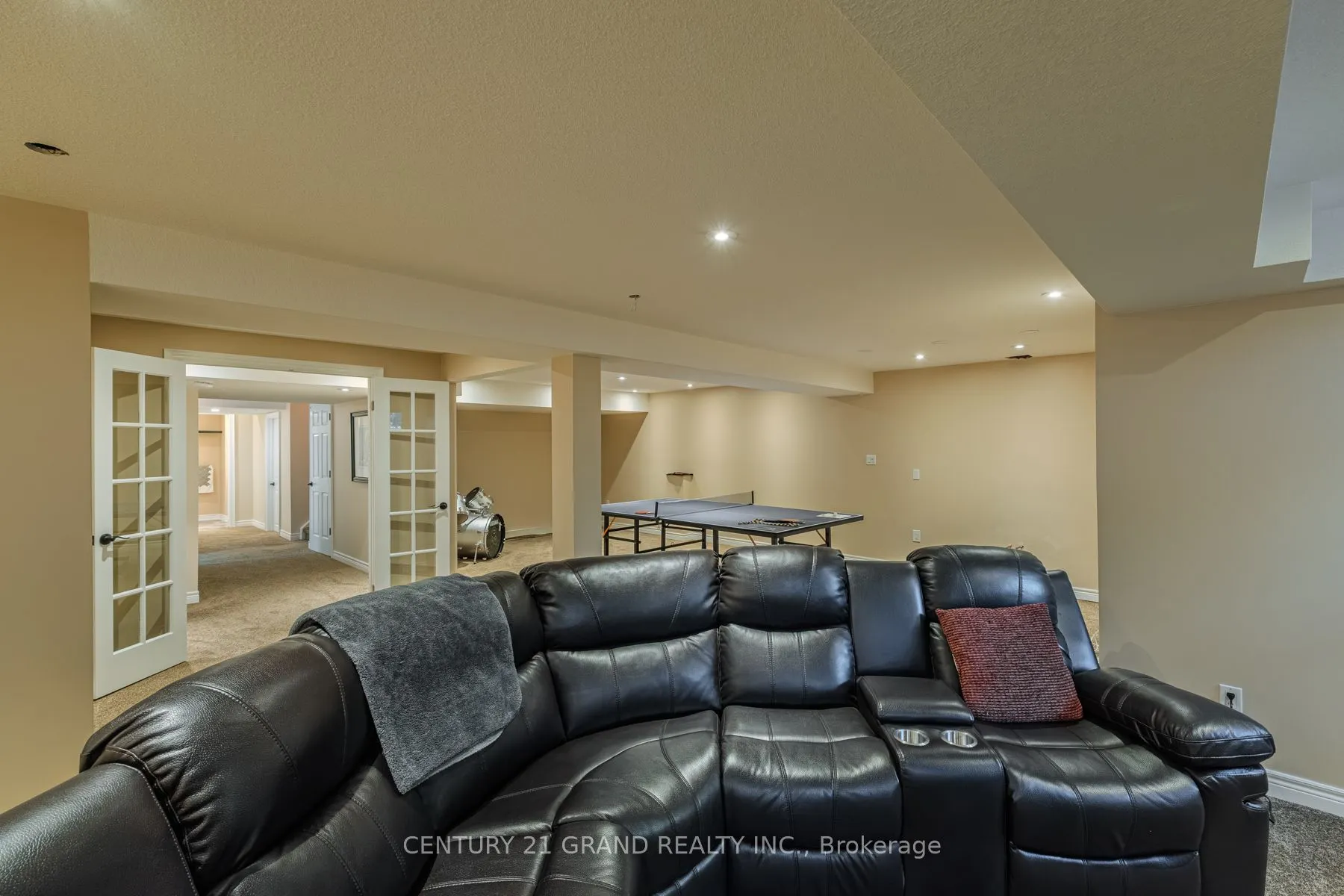 72 Hunter Way