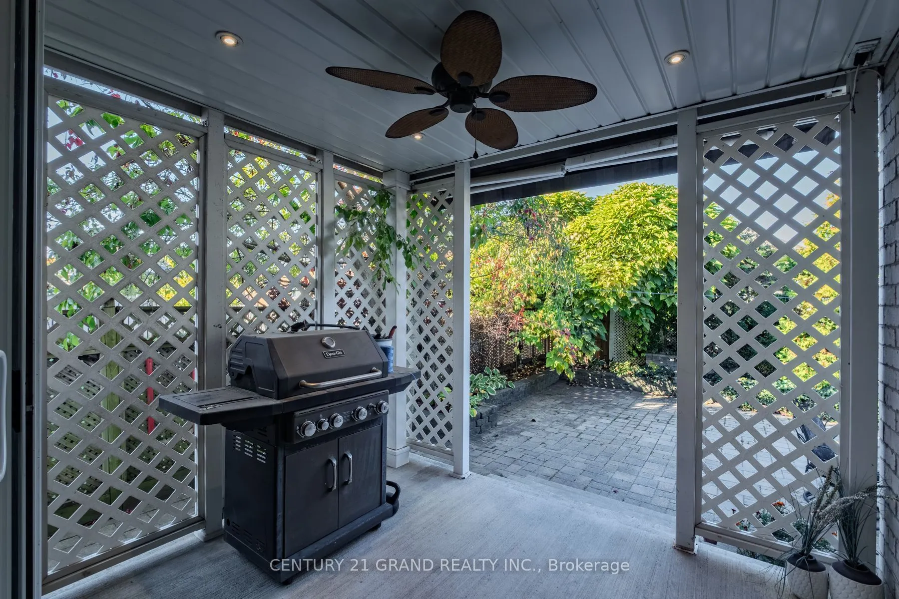 72 Hunter Way