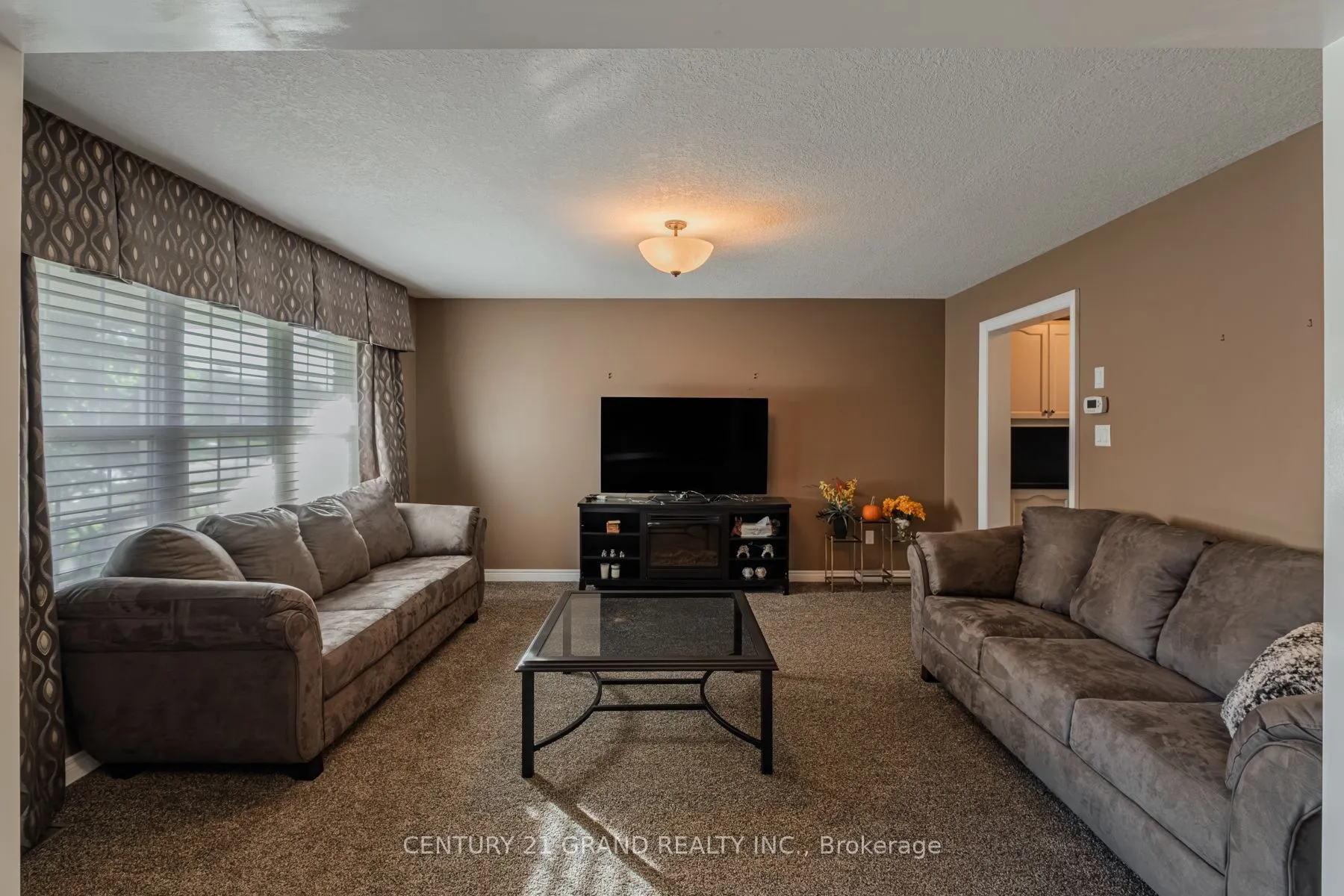 72 Hunter Way