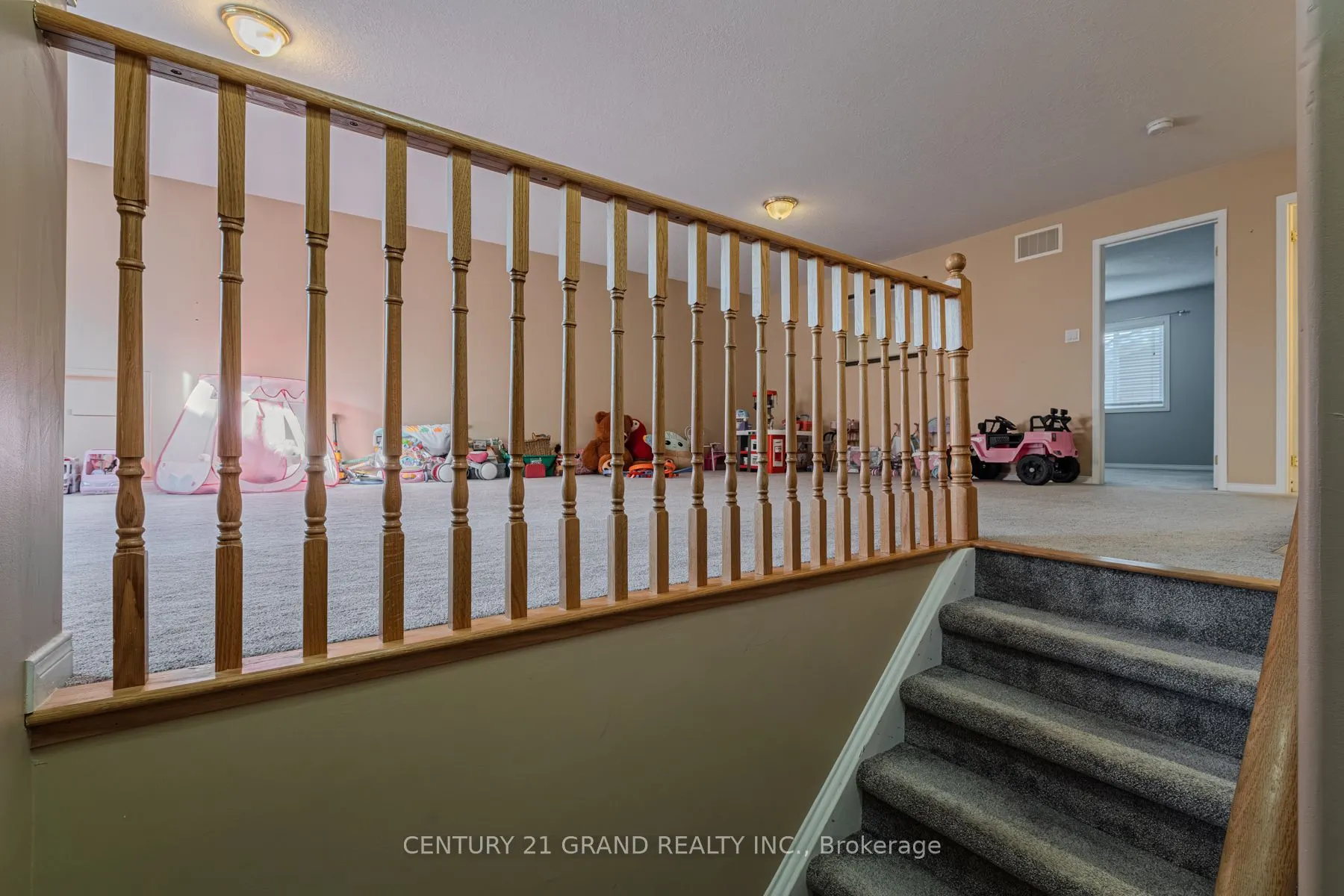 72 Hunter Way