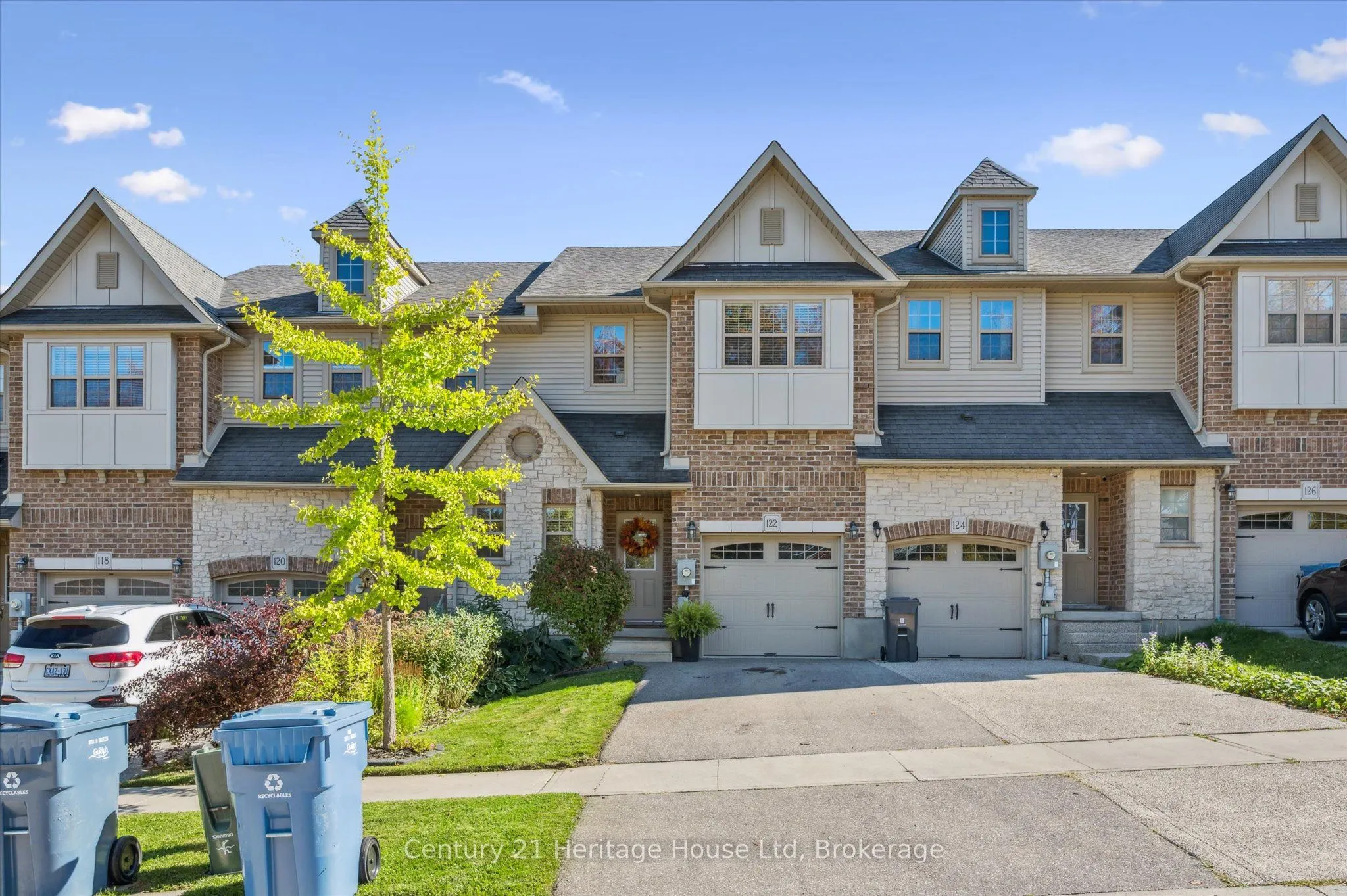 122 Creighton Avenue