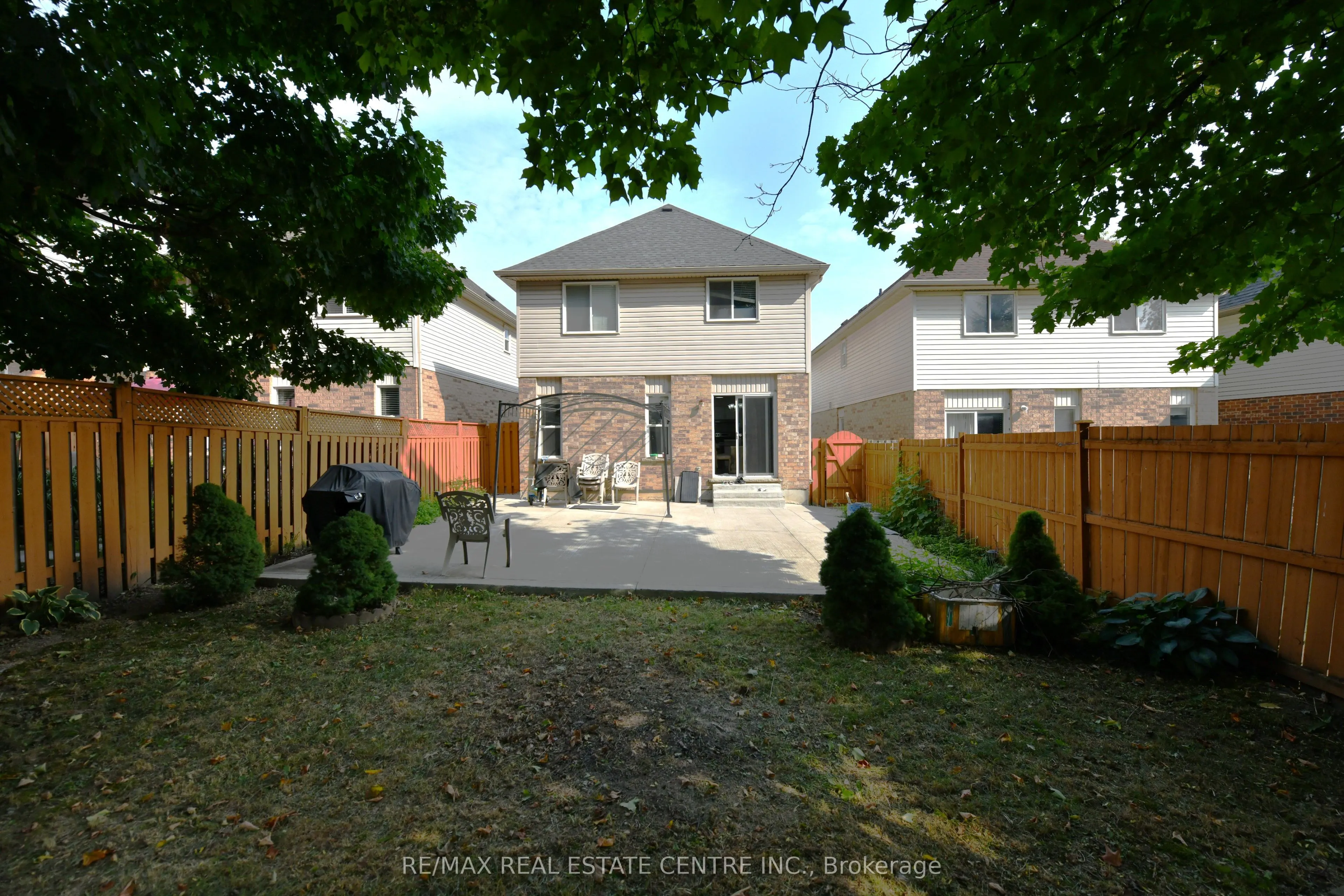 260 Bridlewreath Street