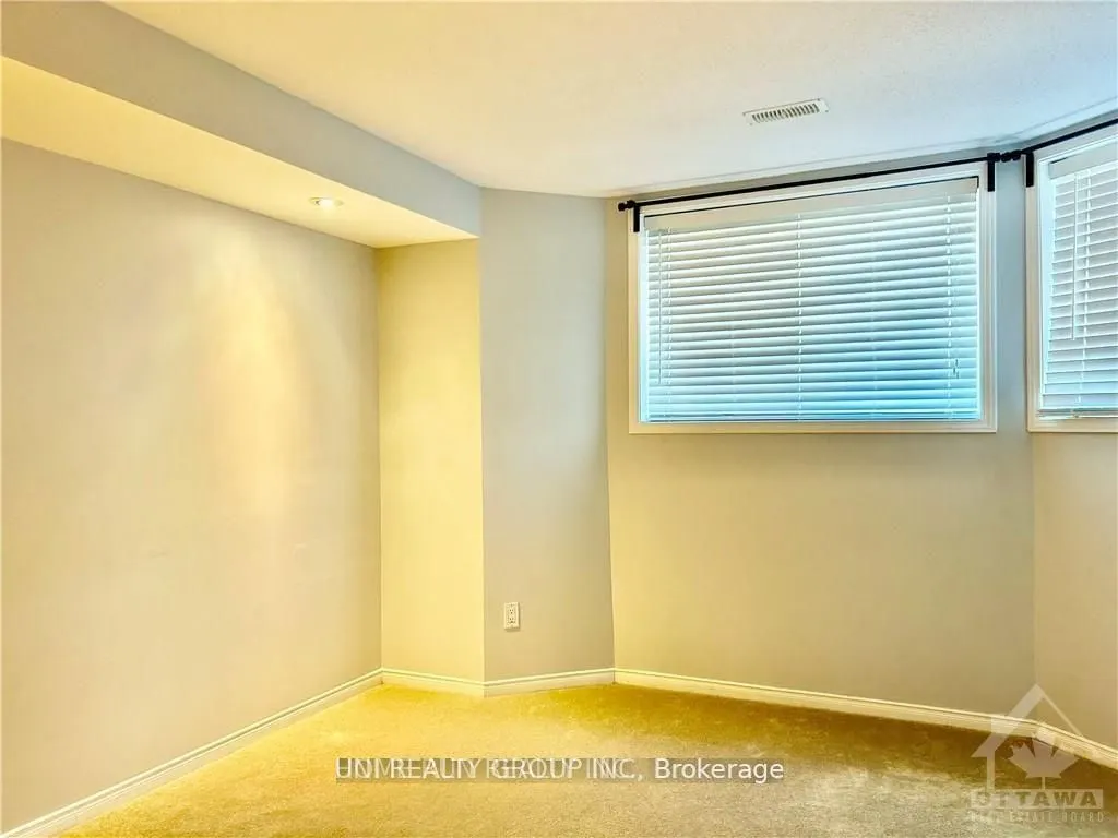 840 LONGFIELDS Drive, #20