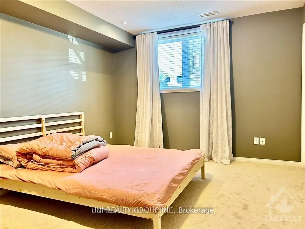 840 LONGFIELDS Drive, #20