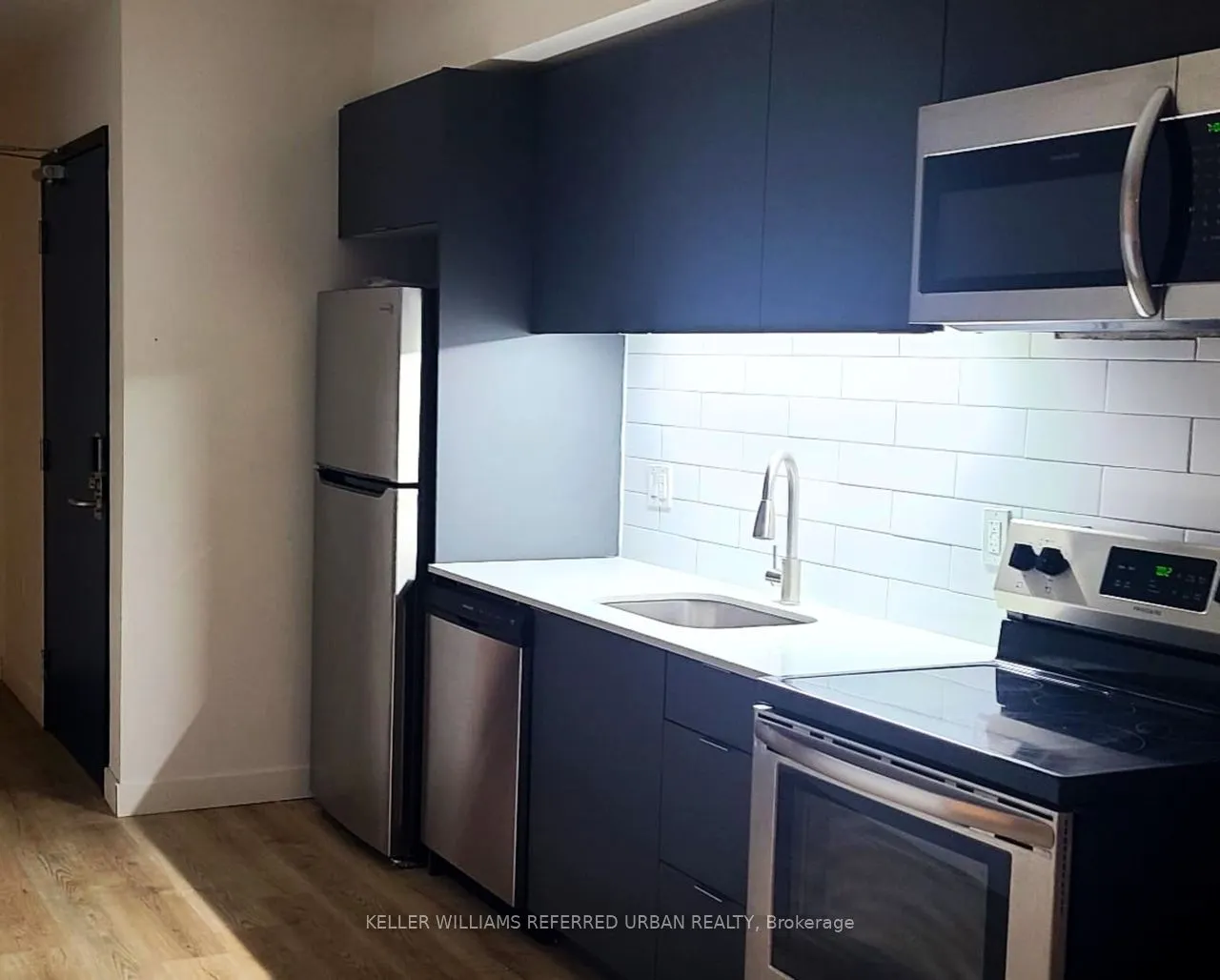 325 University Avenue W, #106