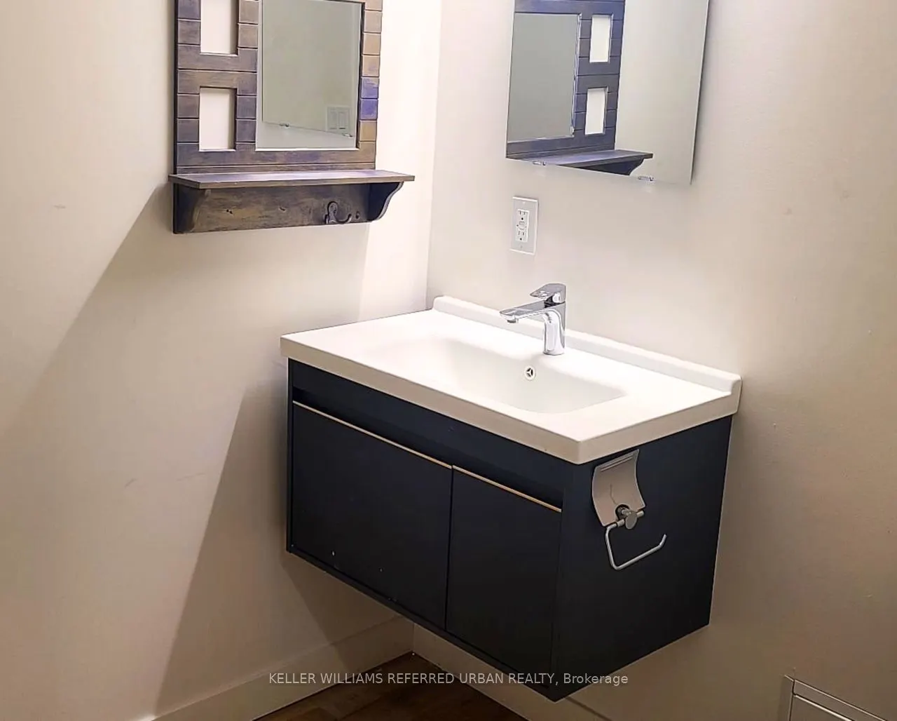 325 University Avenue W, #106
