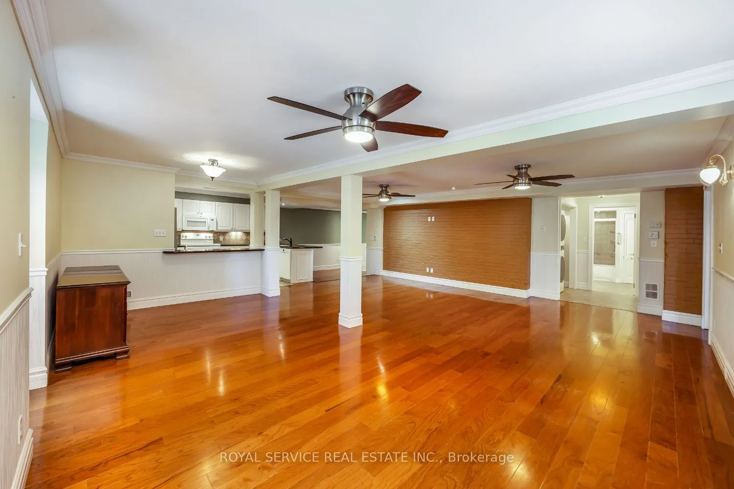 323 George Street, #103