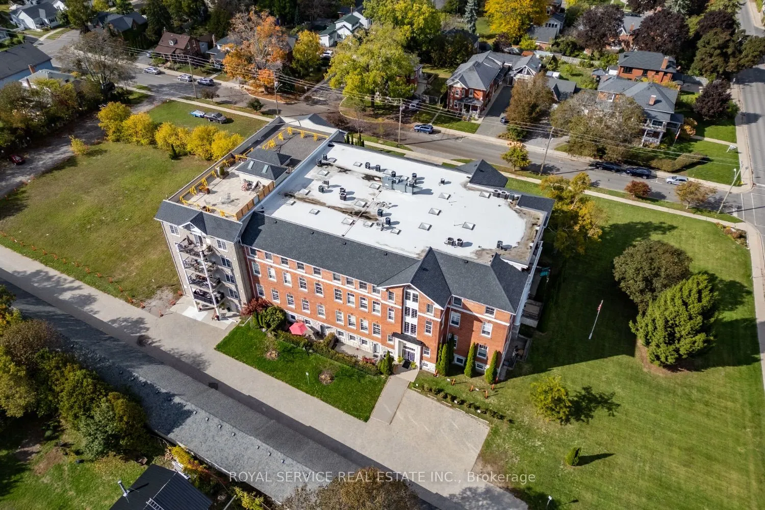 323 George Street, #103