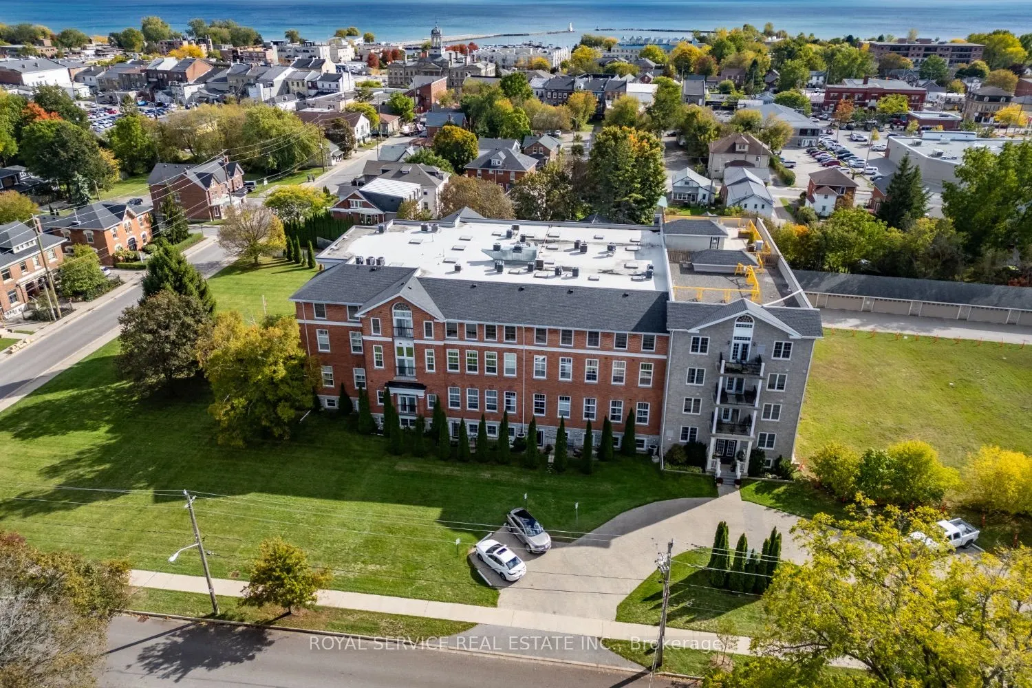 323 George Street, #103
