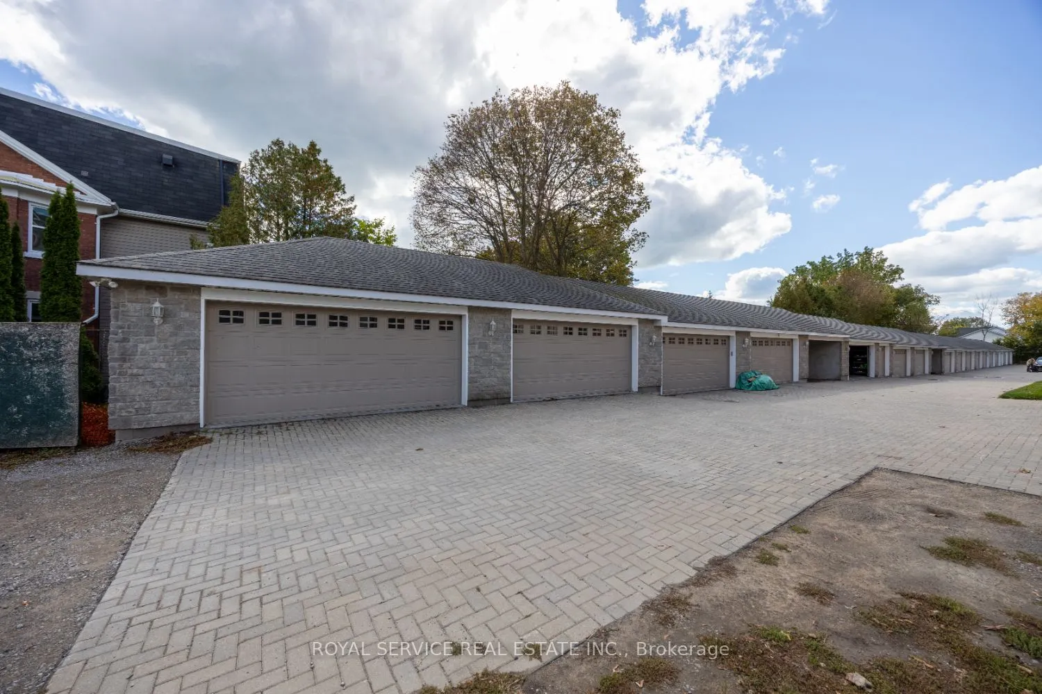 323 George Street, #103