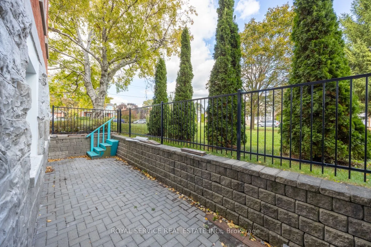 323 George Street, #103