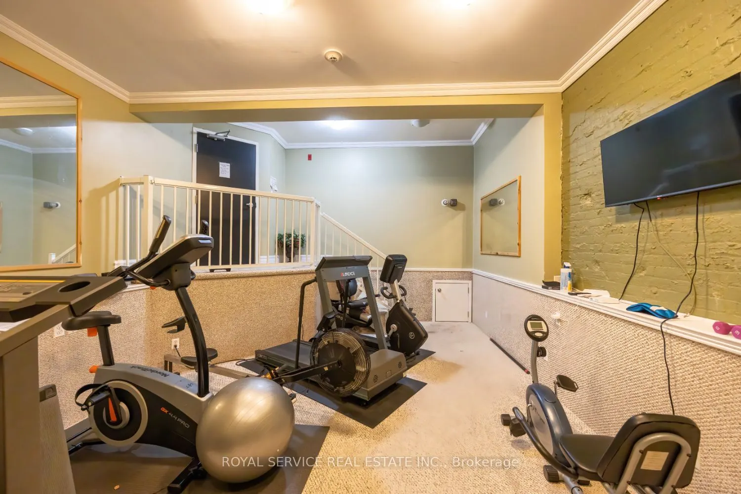 323 George Street, #103