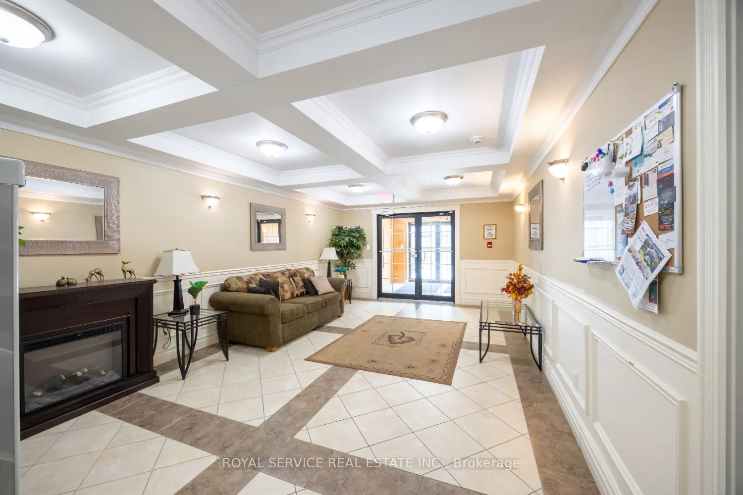 323 George Street, #103