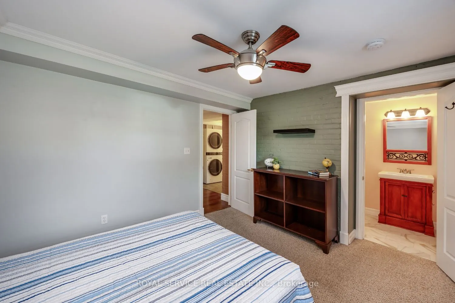 323 George Street, #103