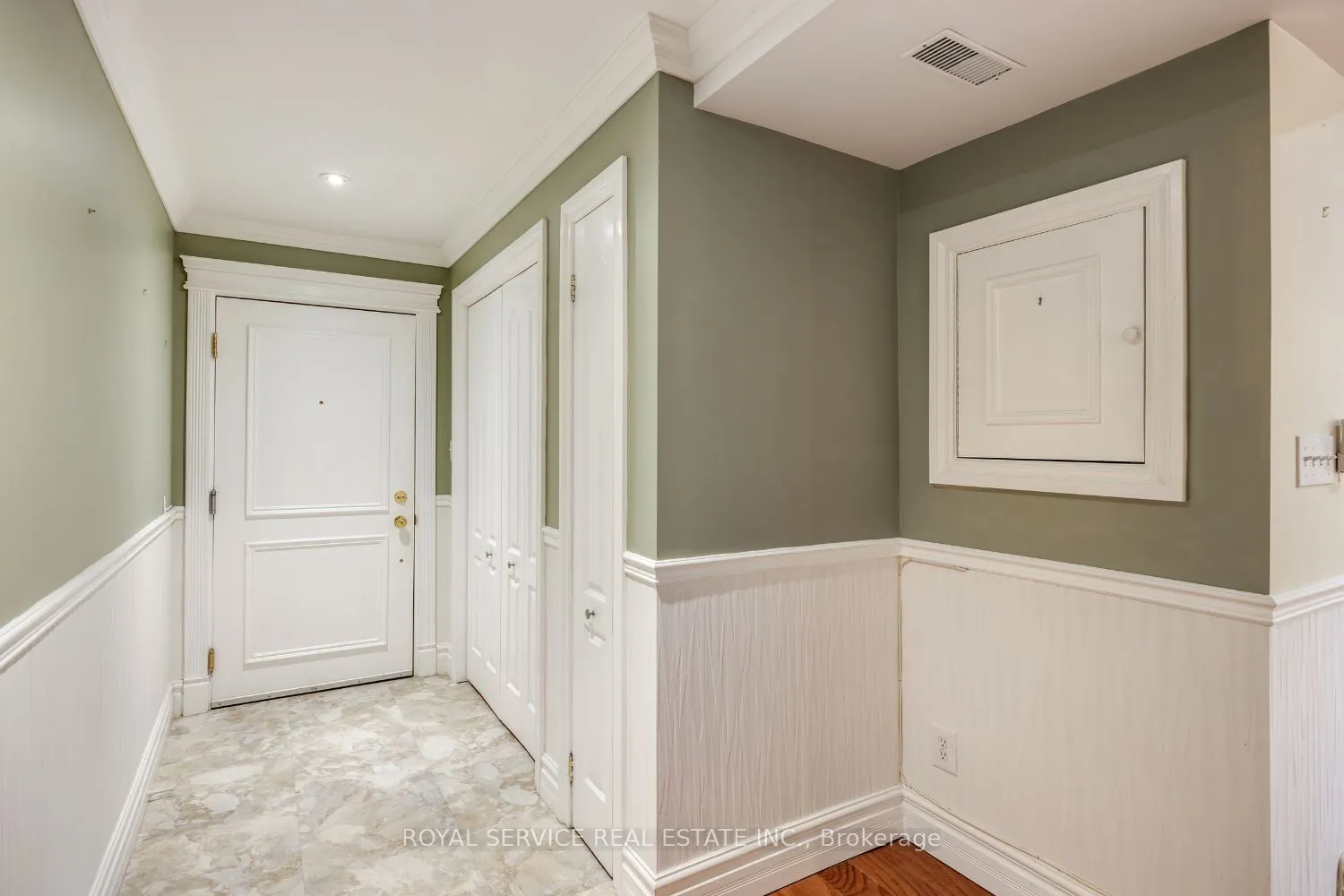 323 George Street, #103